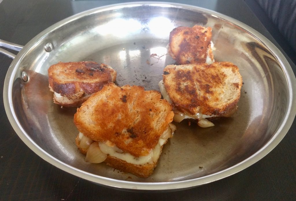 grilled-chese-in-pan
